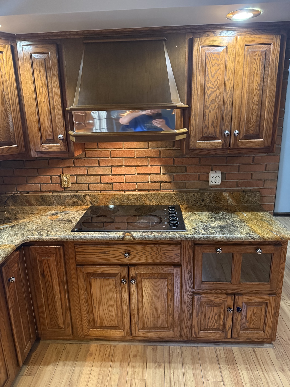 Clean kitchen cabinets